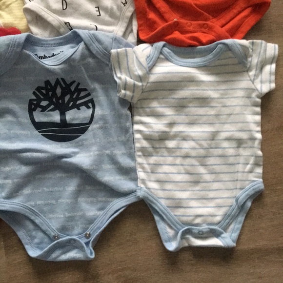 Onesies size 0-3 months bundle of 7 - Picture 6 of 6
